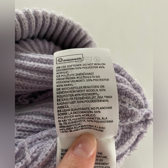H&M Smiley Face Lavender Knit Beanie - Picture 5 of 5